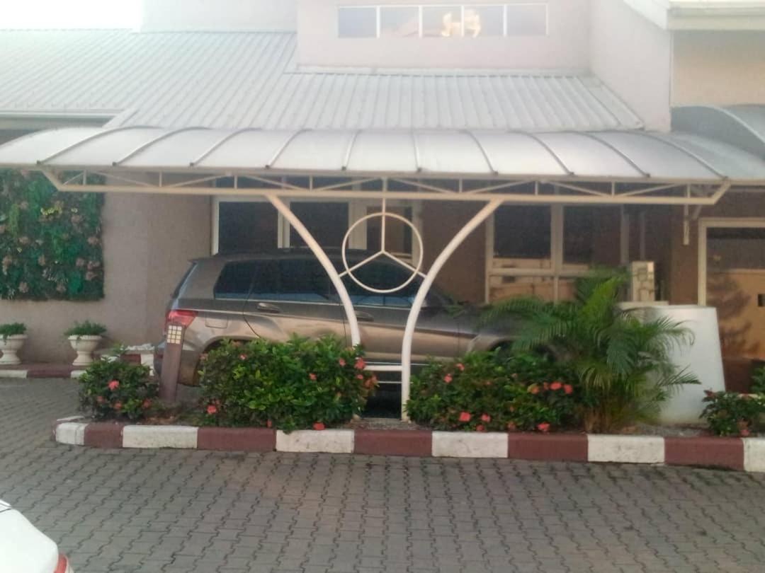 Diamond Lane Hotel 阿布贾 外观 照片