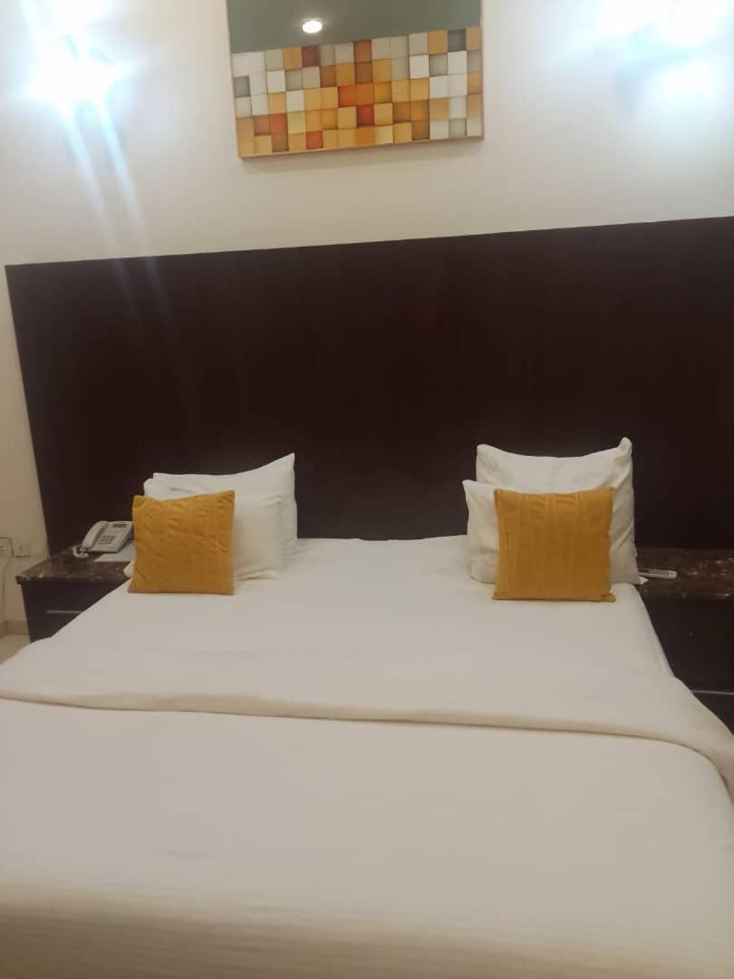 Diamond Lane Hotel 阿布贾 外观 照片